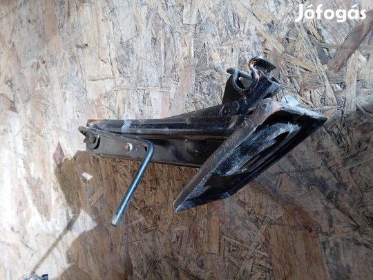 Suzuki Swift III (2004-2010)  Emelő