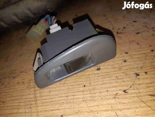 Suzuki Swift II 92-03 Bal Hátsó Ablakemelő Kapcsoló