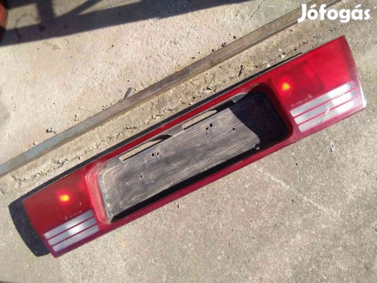 Suzuki Swift II 92-03 Hátsó Középső Lámpa