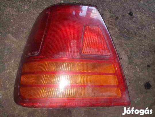 Suzuki Swift II 96-03 Bal Hátsó Lámpa