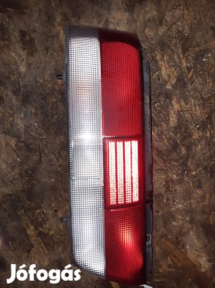 Suzuki Swift II 96-03 Bal Hátsó Lámpa