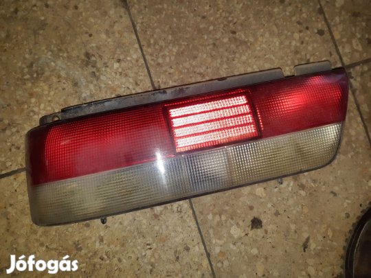 Suzuki Swift II 96-03 Bal Hátsó Lámpa