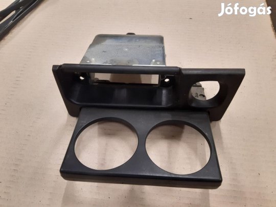 Suzuki Swift (1993-2003)  Pohártartó