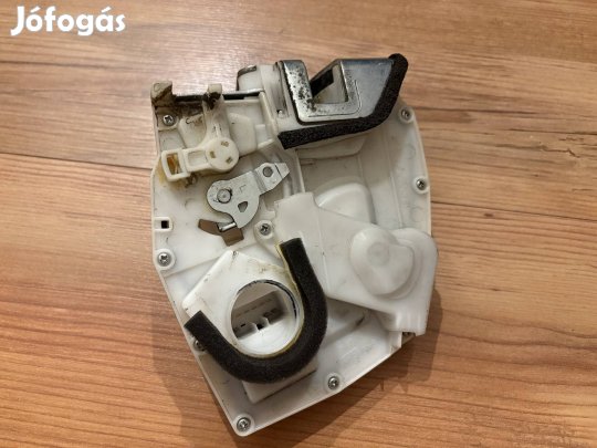 Suzuki Swift bal hátsó centrálzár