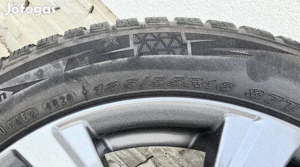 Suzuki Swift gyári alufelni r16 téligumival 