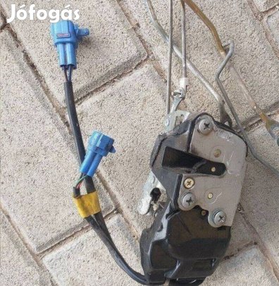 Suzuki Swift jobb első hátsó központi zár zárszerkezet