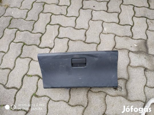 Suzuki Swift kesztyűtartó 2005-2010-ig