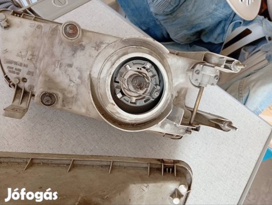 Suzuki Swift lampa Hajdúbagoson.