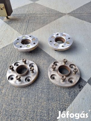Suzuki Swift tőcsavaros osztókör módosító és toronymerevítők eladó !