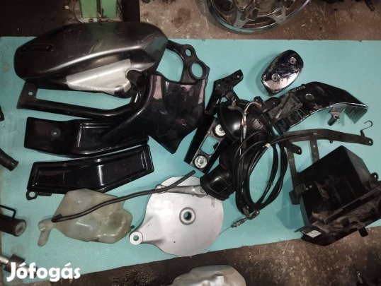 Suzuki VL 800 alkatrész , km óra