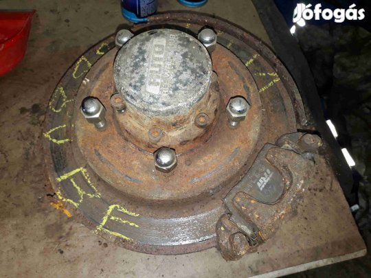 Suzuki Vitara Bal Első Csonkállvány Kerékaggyal + Féknyereg