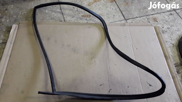 Suzuki Vitara Bal Hátsó Csomagtér Ablak Gumikéder