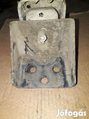 Suzuki Vitara Bal Motortartó Bak