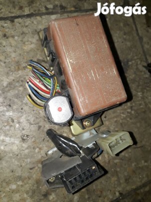 Suzuki Vitara Biztosítéktábla / Relé Tábla