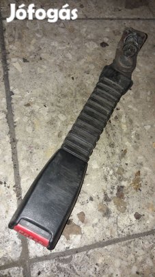 Suzuki Vitara Első Biztonsági Öv Csatlakozó