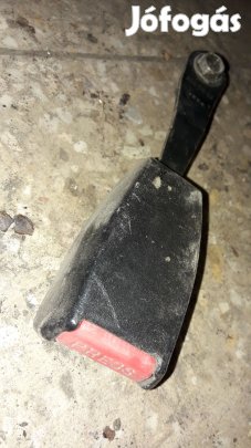 Suzuki Vitara Első Biztonsági Öv Csatlakozó