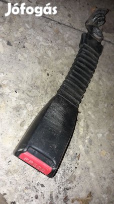 Suzuki Vitara Első Biztonsági Öv Csatlakozó