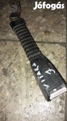 Suzuki Vitara Első Biztonsági Öv Csatlakozó