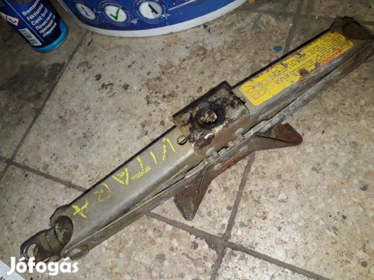 Suzuki Vitara Emelő