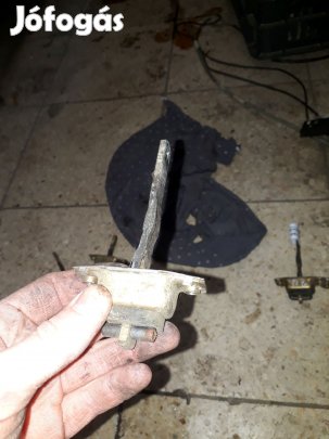 Suzuki Vitara Jobb Első Ajtó Nyitáshatároló