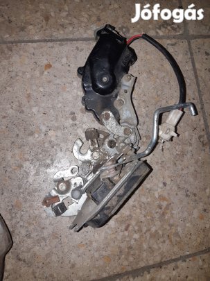 Suzuki Vitara Jobb Hátsó Ajtó Zárszerkezet + Központizár Motor