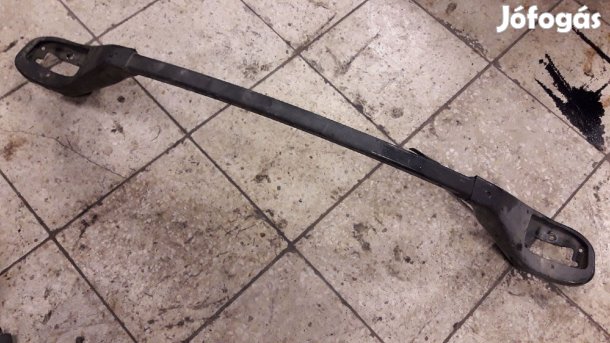 Suzuki Vitara Toronymerevítő