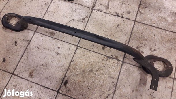 Suzuki Vitara Toronymerevítő