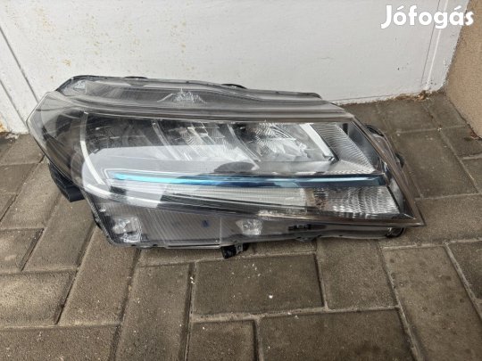 Suzuki Vitara (LY) jobb fényszóró, lámpa 100-7R016