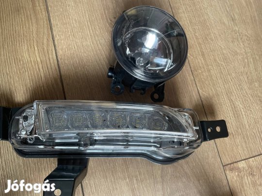 Suzuki Vitara díszrács, és bal oldali Led menetfény eladó