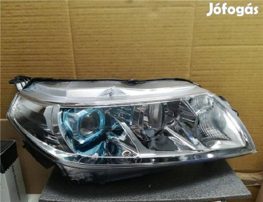 Suzuki Vitara fényszóró jobb 2015 -> 2020 LED/HB3