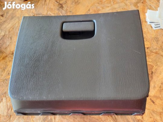 Suzuki Wagon R (2000-2007) Kesztyűtartó