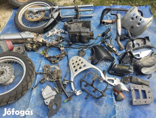 Suzuki XF 650 Freewind alkatrész