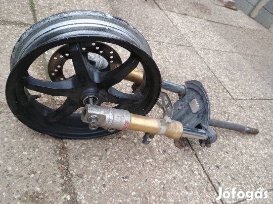 Suzuki ZZ első futómű