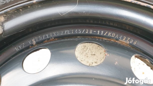 Suzuki acélfelni 4x100. Laufenn 165/70R14 gumikkal 