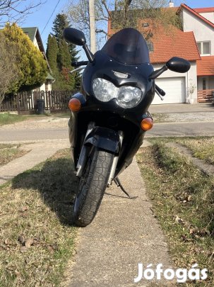 Suzuki gsxf750