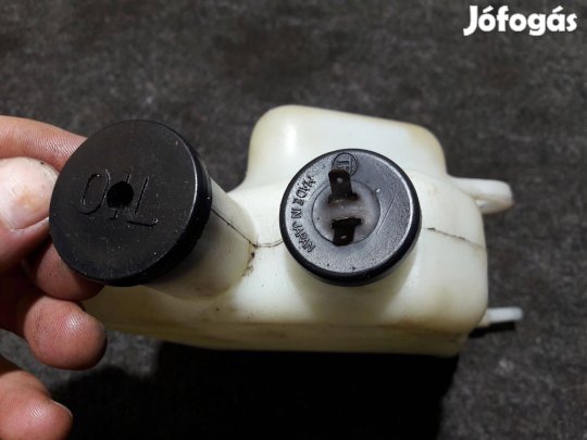 Suzuki robogó gyári benzin keverő olaj tartály szett