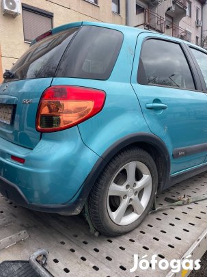 Suzuki sx4 hátsó lámpa pár eladó