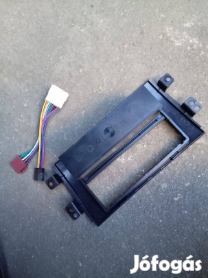 Suzuki sx 4 magnó keret.,és át alakitó egyben ólcsón eladó