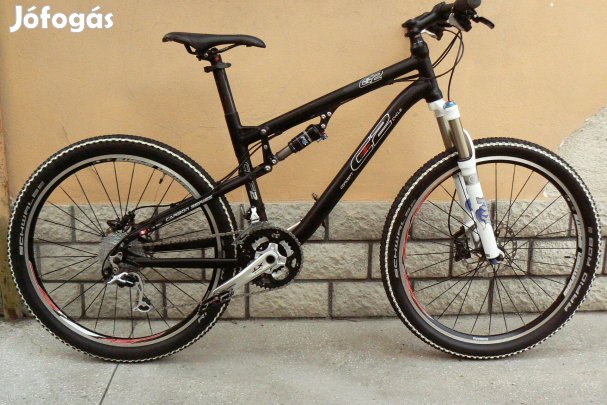 Svájci alu-karbon fully mountain bike kerékpár