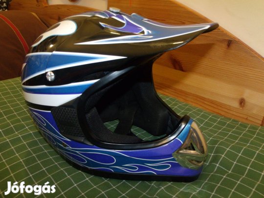 Syb cross bukósisak M 57-58cm méret krossz sisak