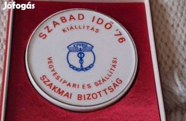 Szabad Idő 76 kiállítás porcelán plakett