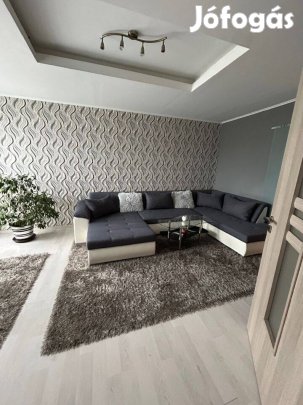 Szabadbattyán kedvelt részén lakás saját udvarrésszel