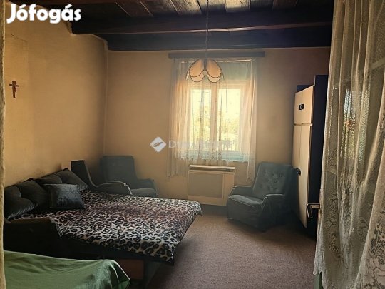 Szabadbattyáni eladó 74 nm-es ház