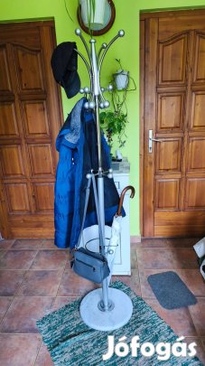 Szabadon álló fogas