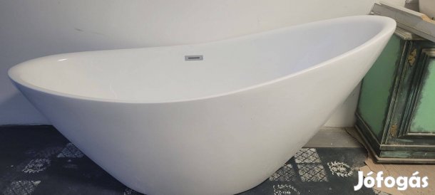 Szabadon álló kád