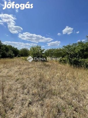 Szadai 939 nm-es telek eladó
