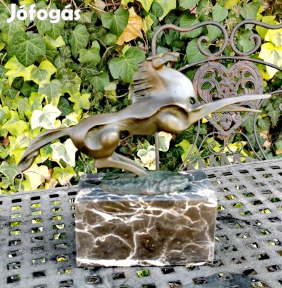 Száguldó energia: Art deco stílusú bronz ló szobor