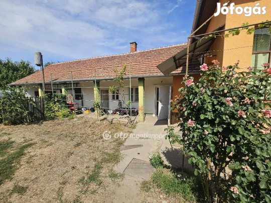 Szajoli 105 nm-es ház eladó
