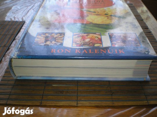 Szakácskönyv rengeteg recepttel nagyméretű 800 oldalas szép fotókkal