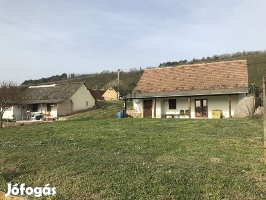 Szakályban családi ház eladó!